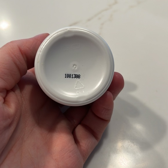 L’Occitane en Provence Mon Amour Ultra Rich Body Cream 1.7oz - Picture 4 of 5